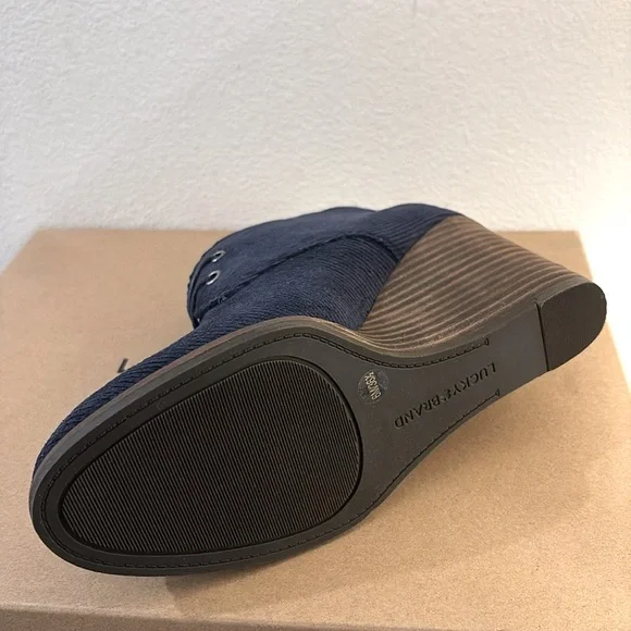 NIB [Lucky Brand] Shiijo Padded Insole Wedge Booties, Indigo Corduroy W 6 or 10 - Picture 6 of 12